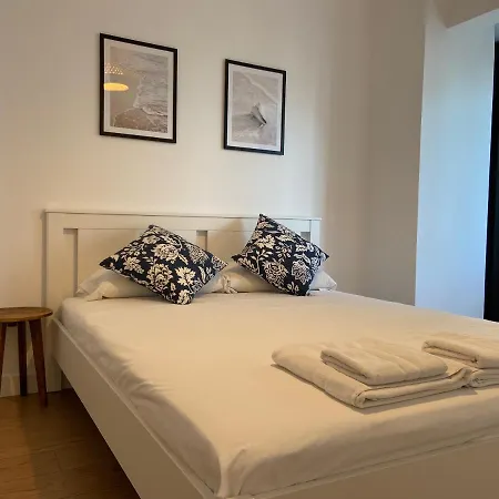 Malagueta Beach Front Mediterranean Apartment Malaga Exterior photo